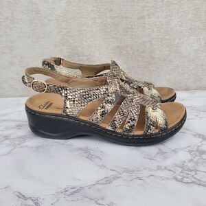 CLARKS Lexi Marigold Q Beige Synthetic Snake Snakeskin Pattern Sandal Women's 9M